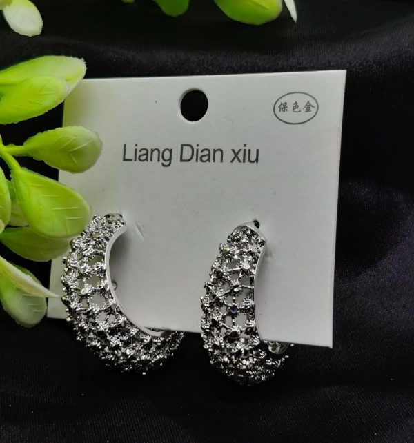 Imported Exquisite Antique-Style Crescent Hoop Earrings – Tarnish Free Elegance