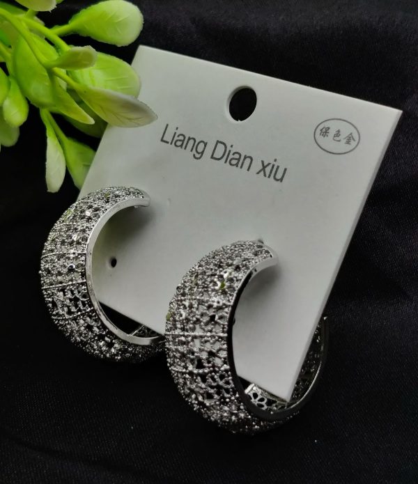 Imported Exquisite Antique-Style Crescent Hoop Earrings – Tarnish Free Elegance